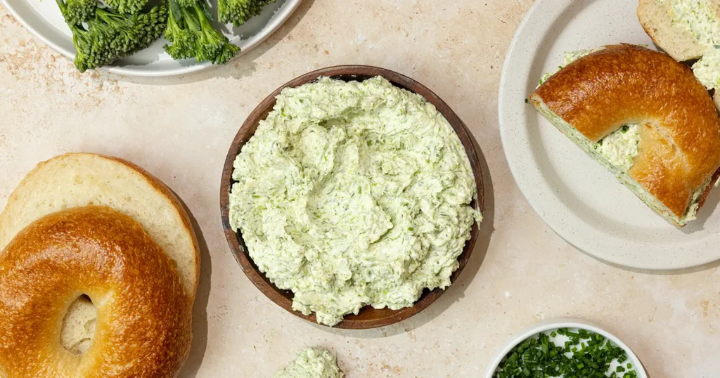 Bimi® Baby Broccoli & Cheddar Bagel Schmear